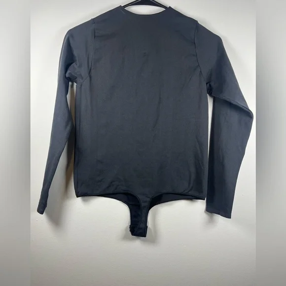 SKIMS ESSENTIAL CREW NECK LONG SLEEVE BODYSUIT Onyx Black - Picture 4 of 7